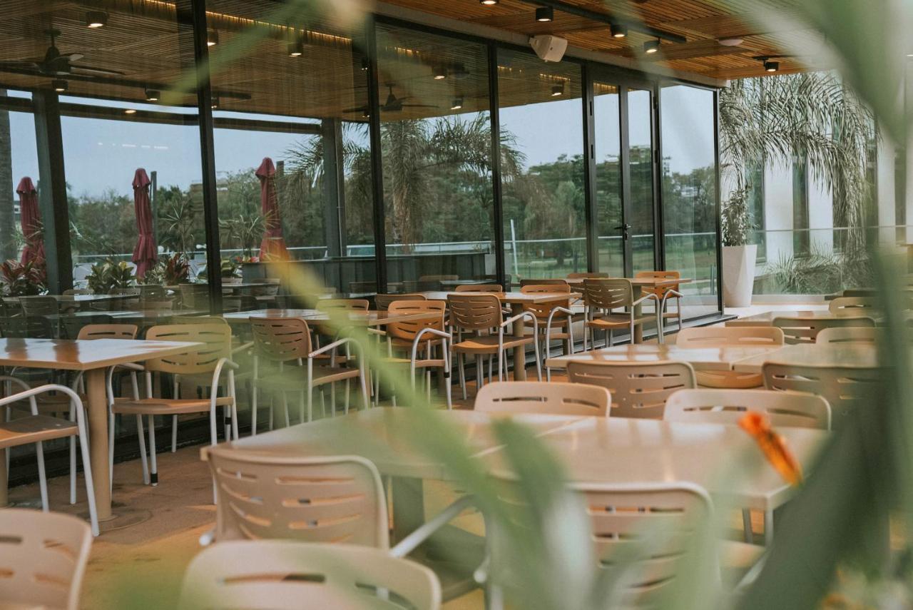 Howard Johnson Plaza La Ribera Resistencia Exterior photo